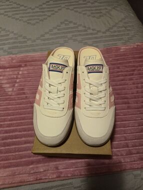 Women's Back 70 White & Pink Slip-On Sneakers